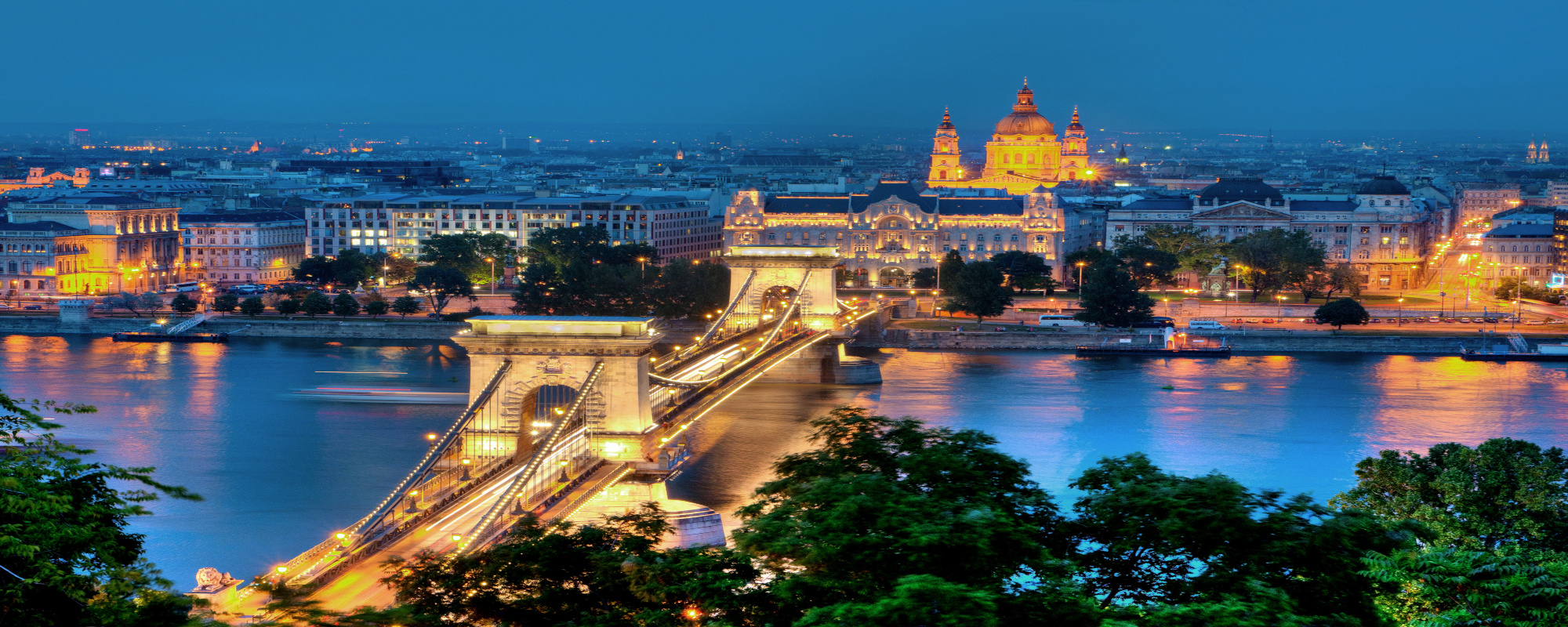 Ungarn - Donau - Budapest - Blick auf Stadt