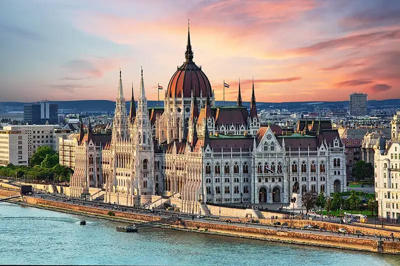 Alle Angebote für Landausflüge an der Donau ansehen