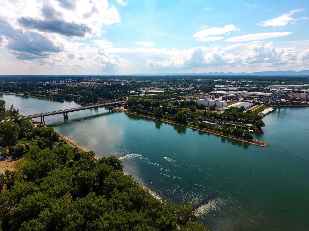 Blick auf Germersheim am Rhein bei Tag