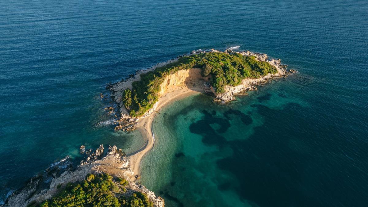 Skyview von Sarande in Albanien