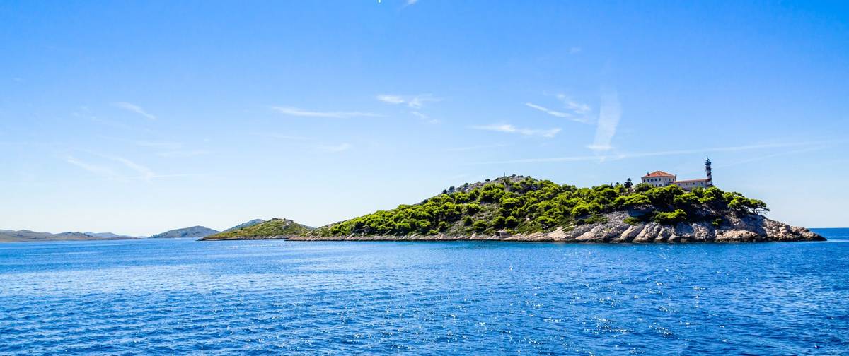 Der Leuchtturn auf Vela Sestrica bei den Kornati-Inseln in Kroatien