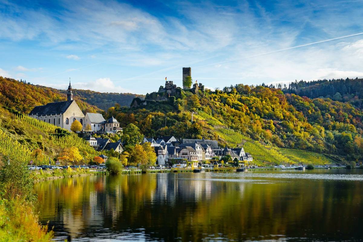 Stadt Beilstein an der Mosel im Frühherbst