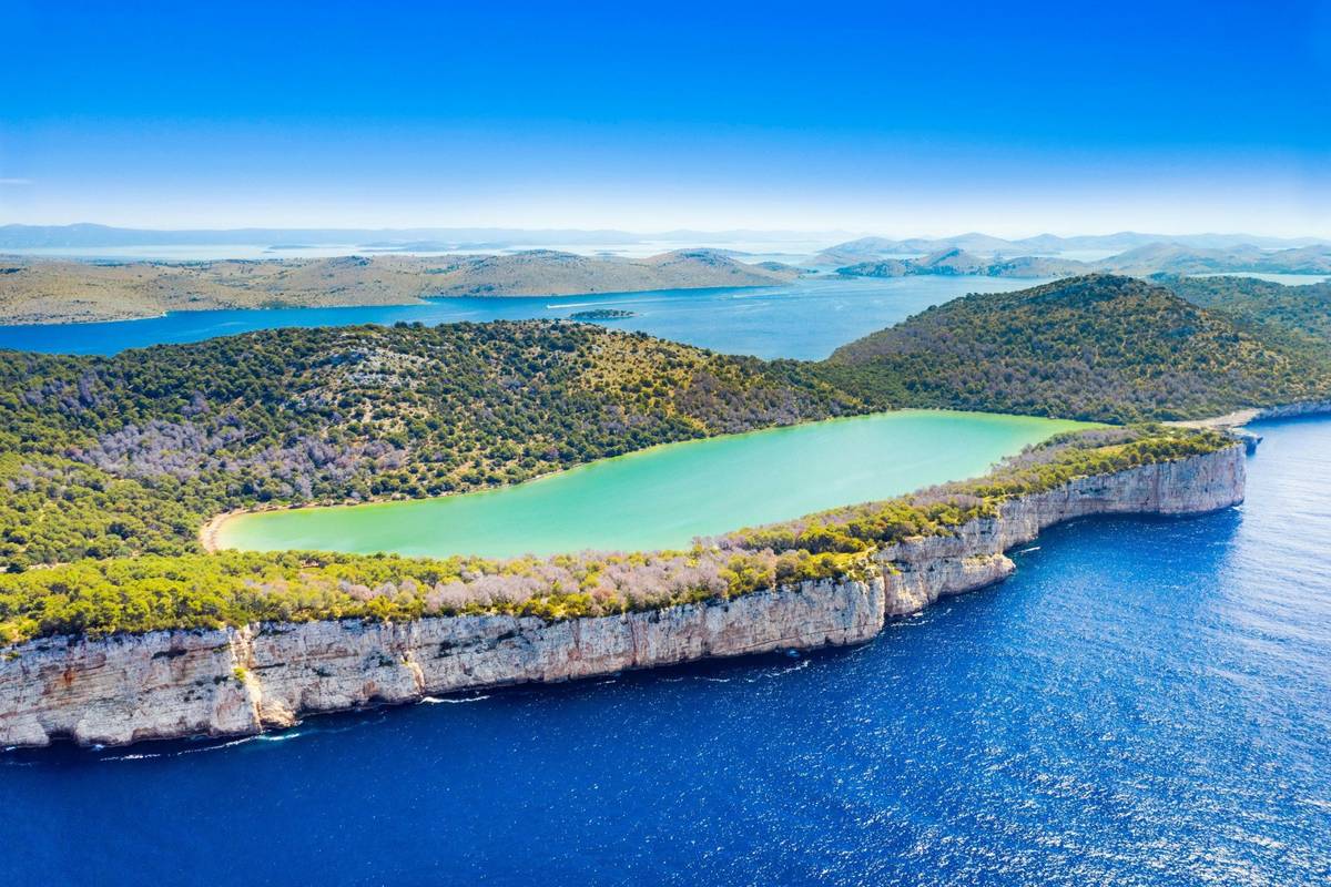 Aufnahme vom Naturpark Telascica in Kroatien an der blauen Adria bei Tag
