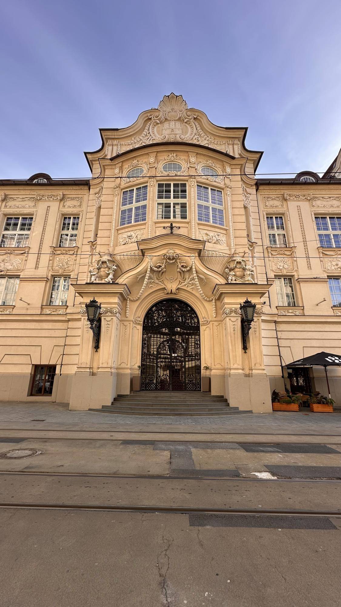 Historisches Gebäude der Nationalopter in der Altstadt von Bratislava