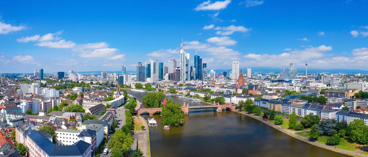 Skyline des Stadtbildes von Frankfurt am Main. Die moderne Metropole in mitteldeutschland