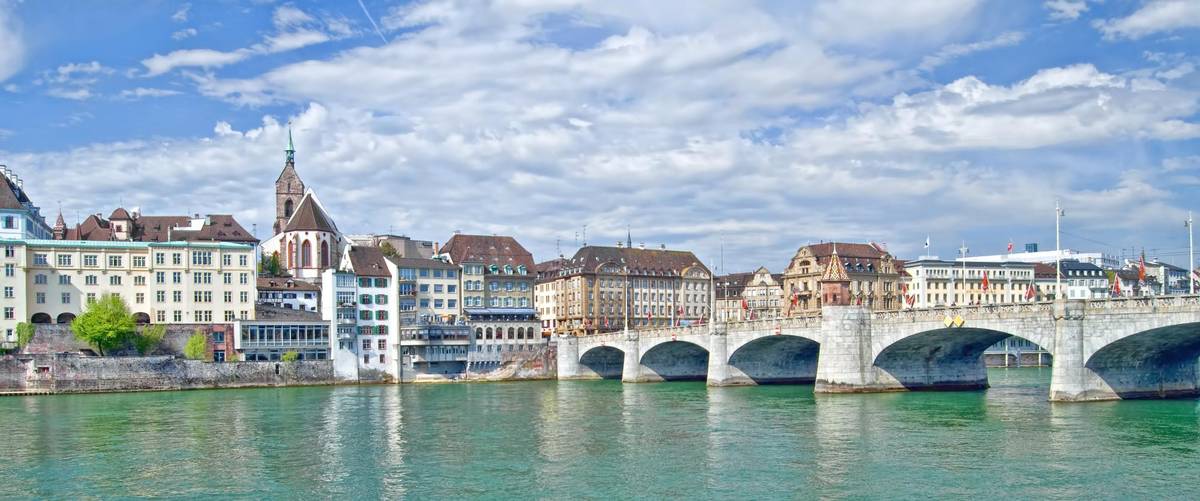 Stadtpanorama von Basel in der Schweiz